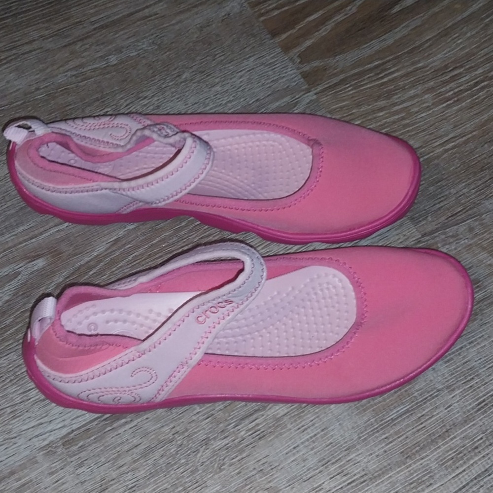Crocs / girls Maryjanes size 3